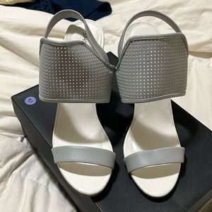 Shoemint “Elyse” heels size 8
